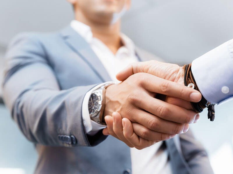 Men-Shaking-Hands